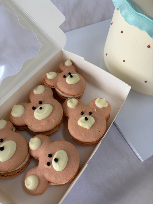 Teddy bear macarons