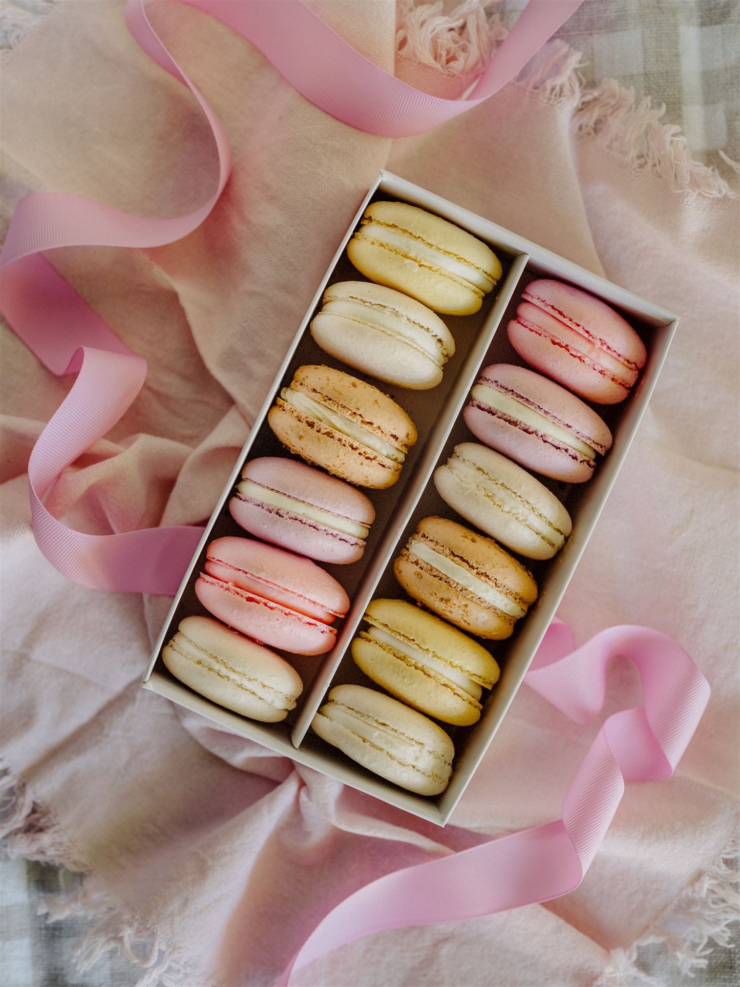 12 Macaron Box